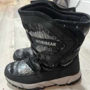 Boys snow boots ❄️